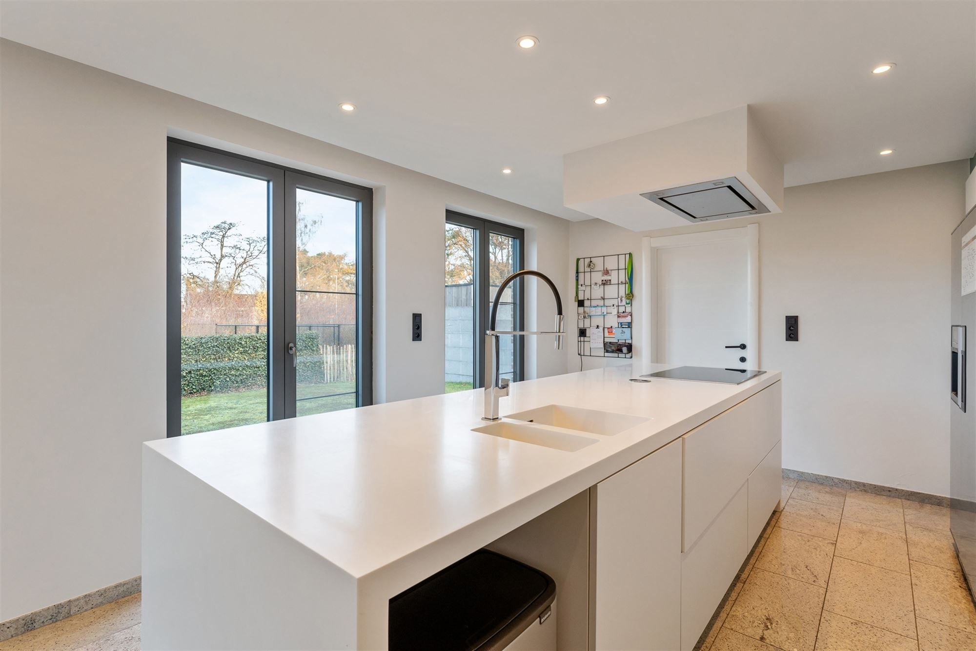 MOOI GERENOVEERDE WONING MET 4 SLAAPKAMERS OP RUSTIGE LIGGING VLAKBIJ KOERSEL CENTRUM foto 10