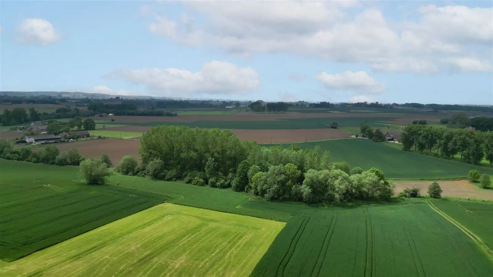 Allenstaande achterliggende te renoveren gezinswoning op 23are40 foto 26