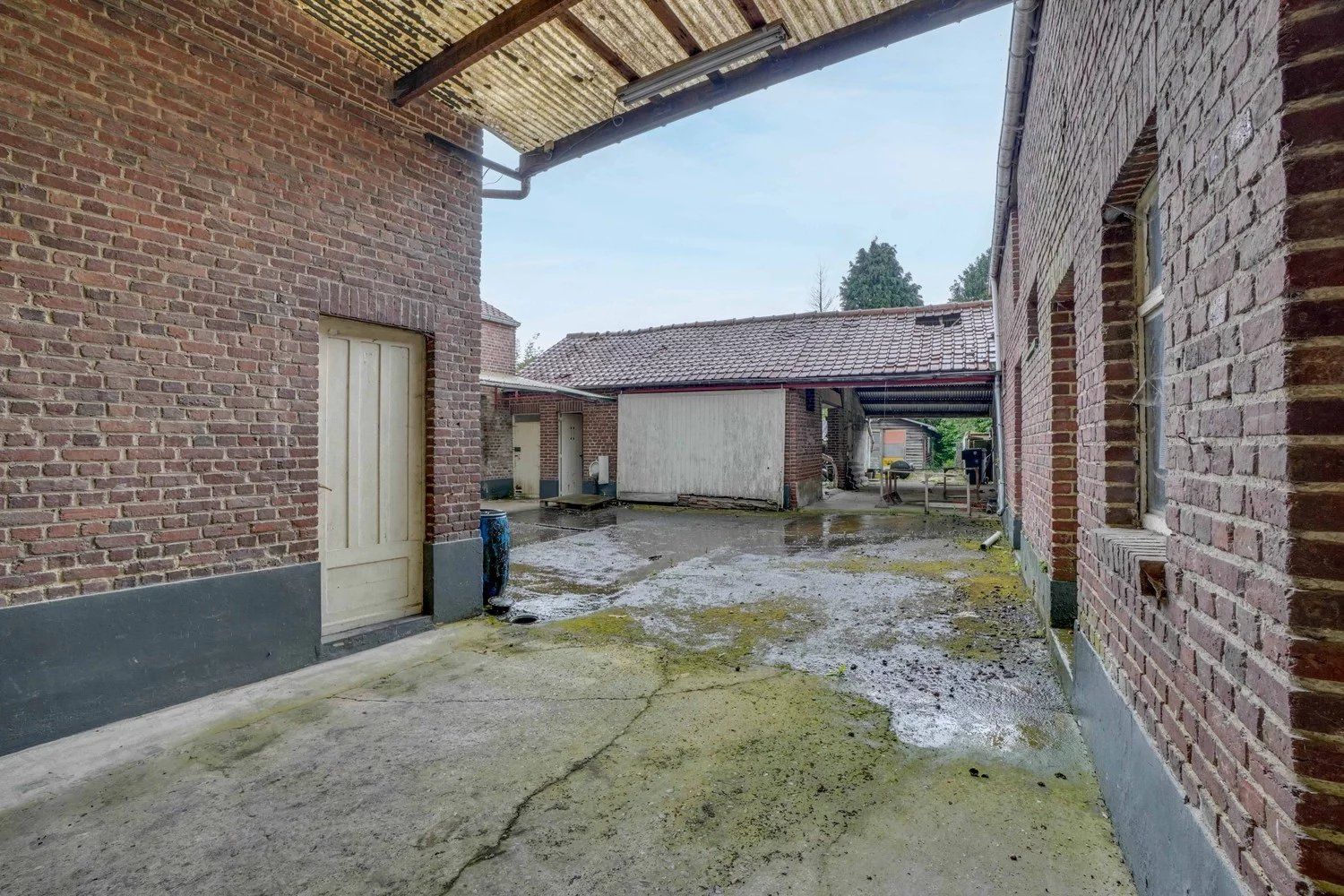 Hoeve op ruim perceel met extra bouwgrond foto 35