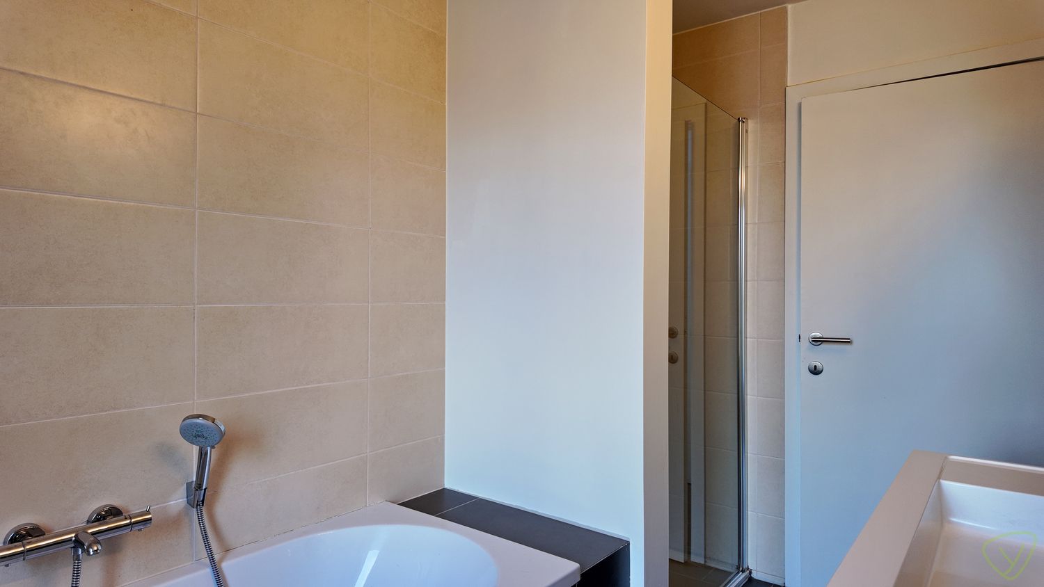 Ruim en modern duplex appartement in Eeklo! foto 15