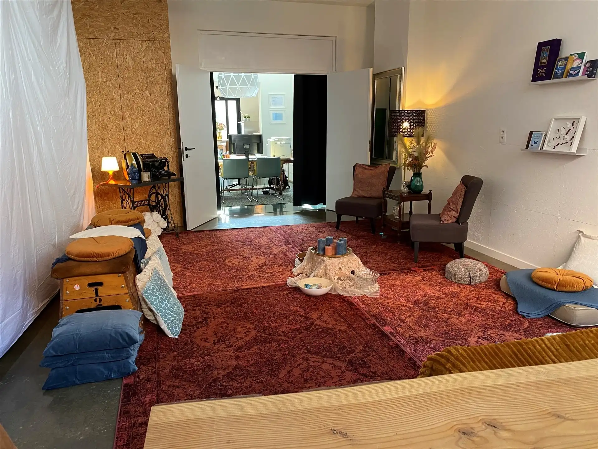 Gelijkvloerse kantoorruimte met kelder en terras. foto 4