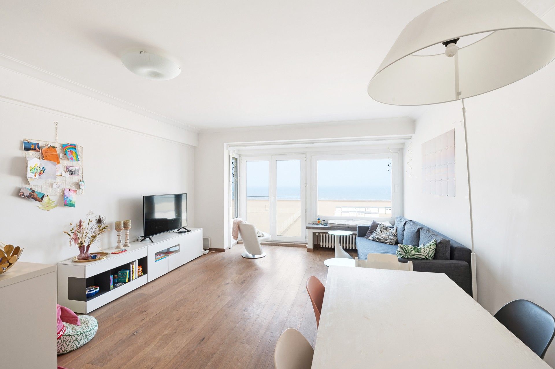 Instapklaar appartement met frontaal zeezicht nabij Casino foto 7