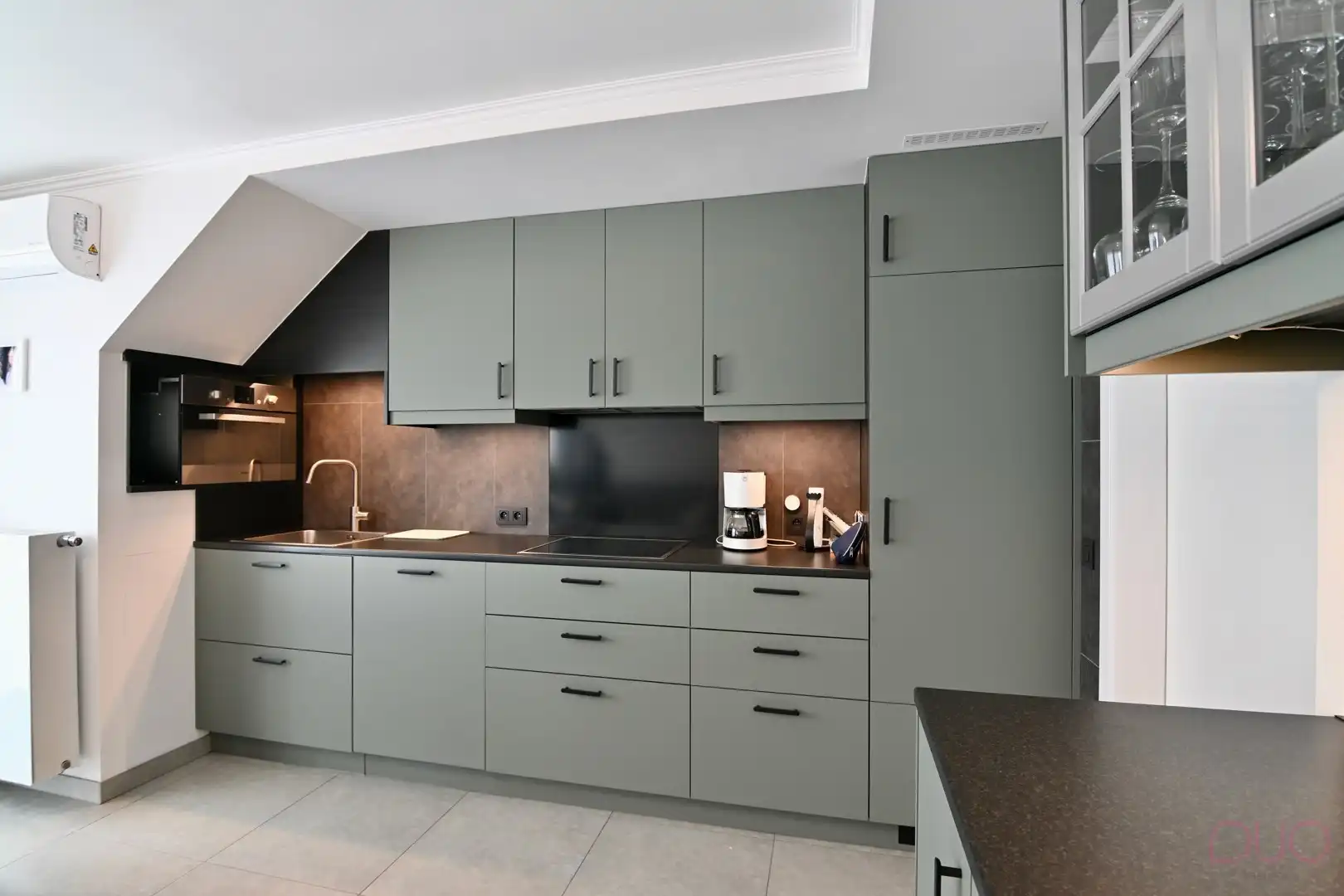 Charmant gerenoveerd 2-slaapkamerappartement met dubbel terras en garage – Centrum Sint-Truiden foto 7