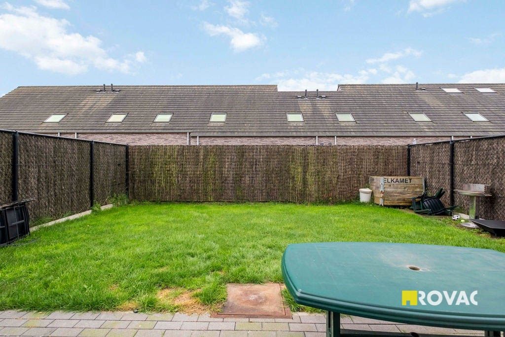 Zeer recente en ruime woning met 4 slaapkamers, garage en tuin foto 15
