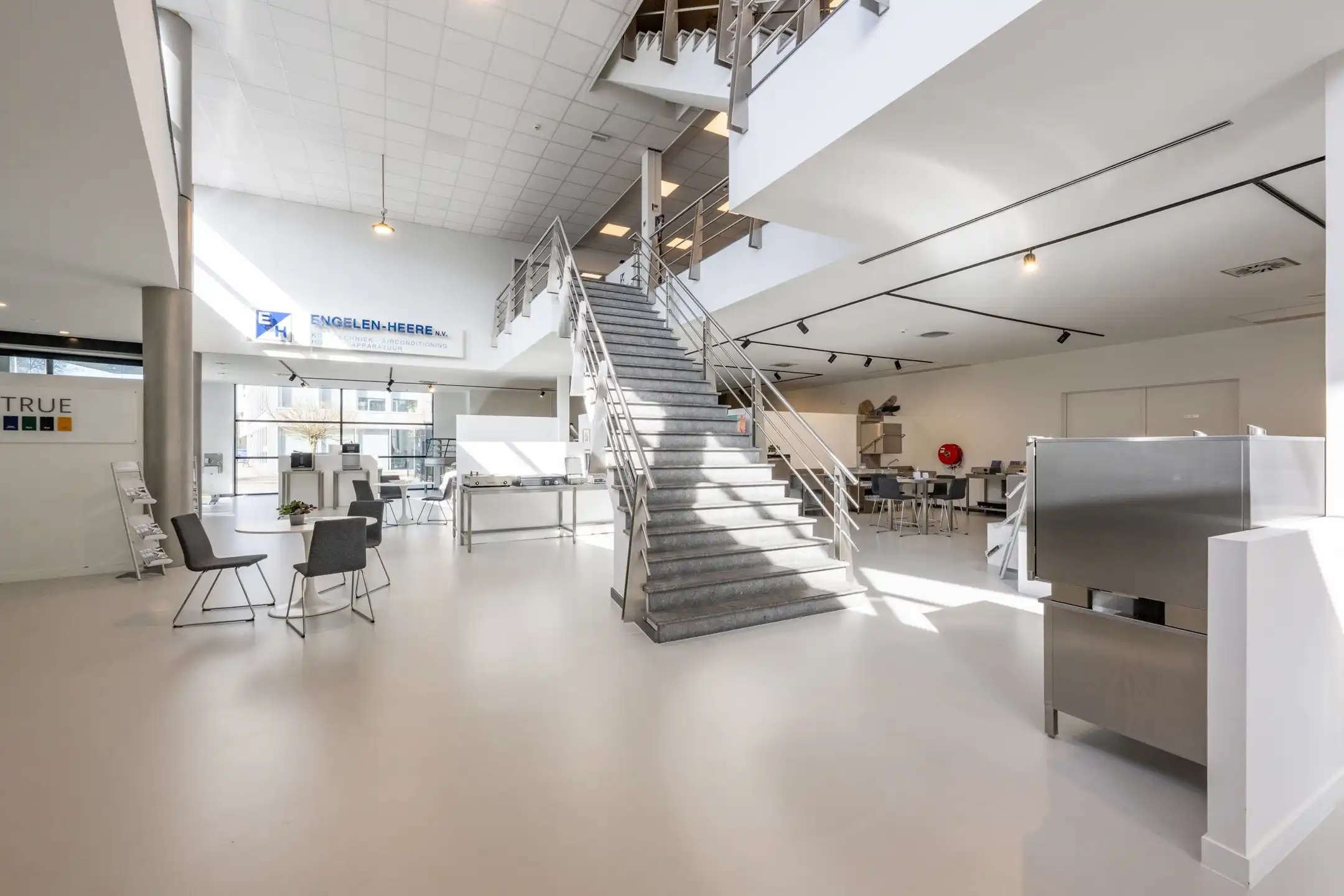 TE KOOP Bedrijfsgebouw te Wilrijk foto 4