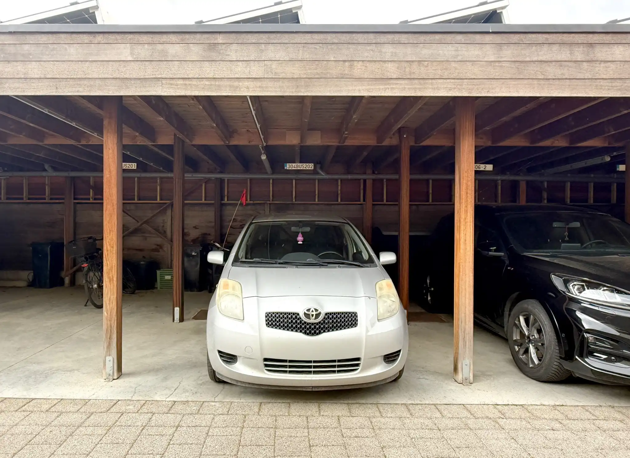 Duplex-appartement met één slaapkamer en overdekte autostaanplaats foto 17