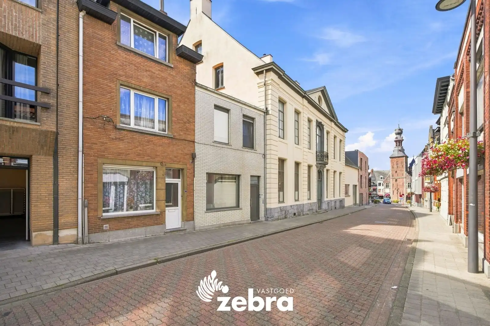 Te renoveren woning met 3 slaapkamers, kelder en zuidwestgerichte stadskoer in Tielt! foto 15