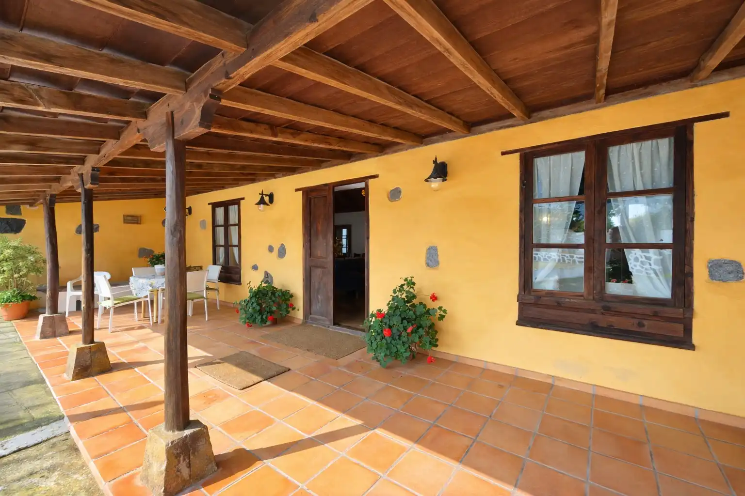 Traditioneel Canarisch huis met zwembad  foto 6