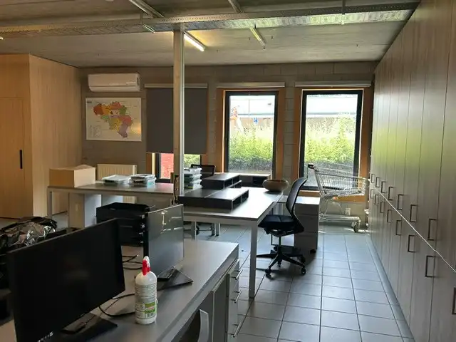 REPRESENTATIEF BEDRIJFSGEBOUW MET KANTOREN EN DUURZAME ENERGIE OP TOPLOCATIE TE HEUSEN - ZOLDER foto 6