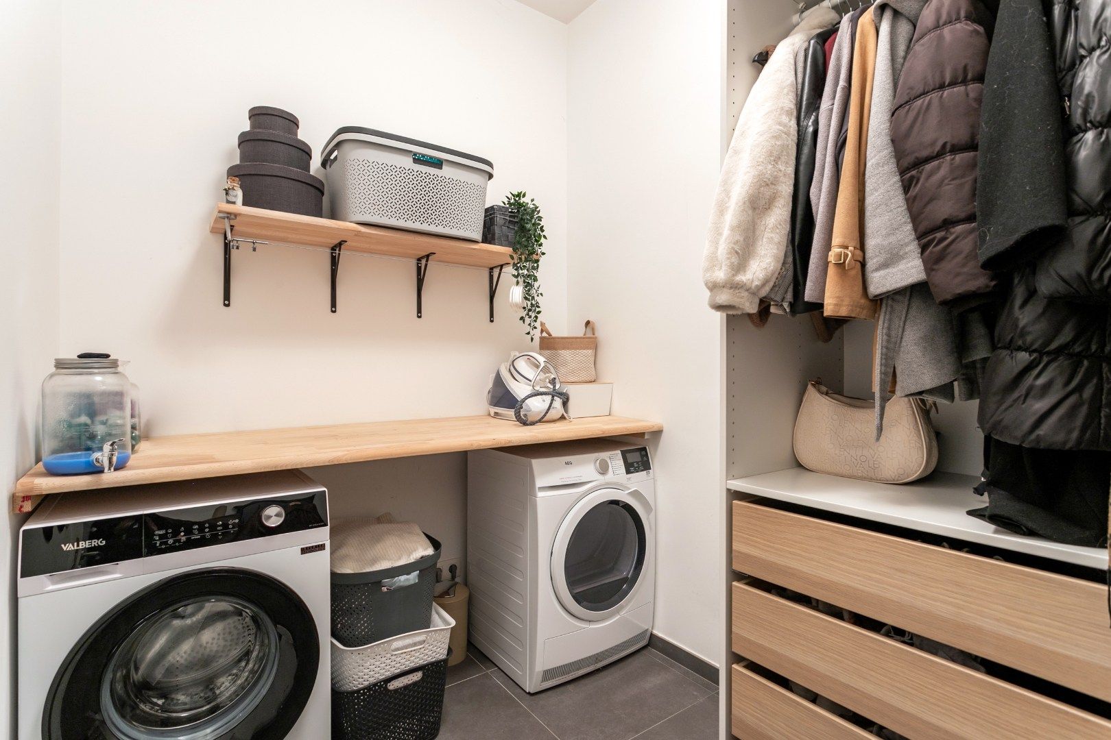 Instapklare woning met 4 slpk, tuin en parking foto 22