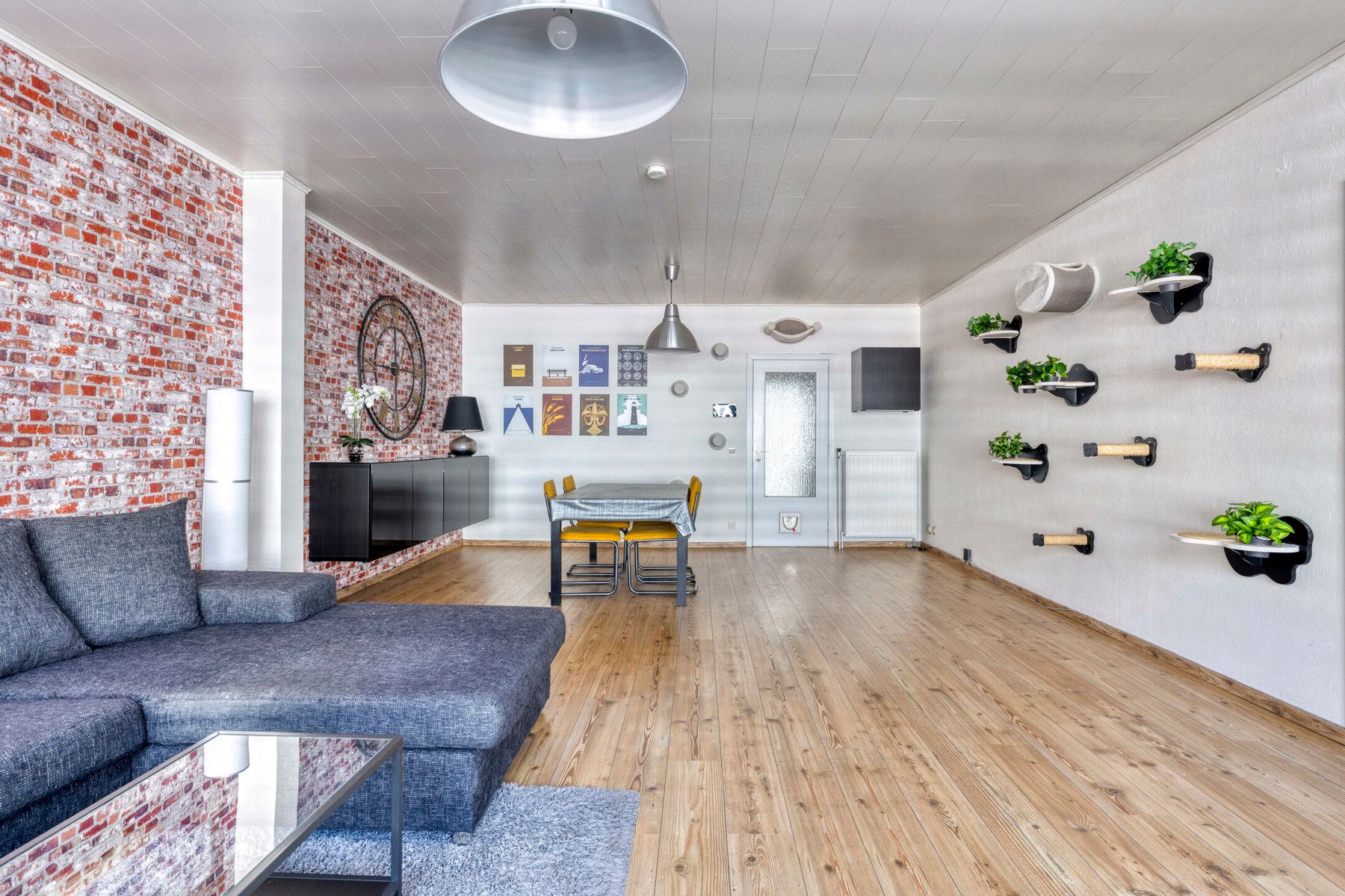 Ruim appartement met 2 slaapkamers. foto 4