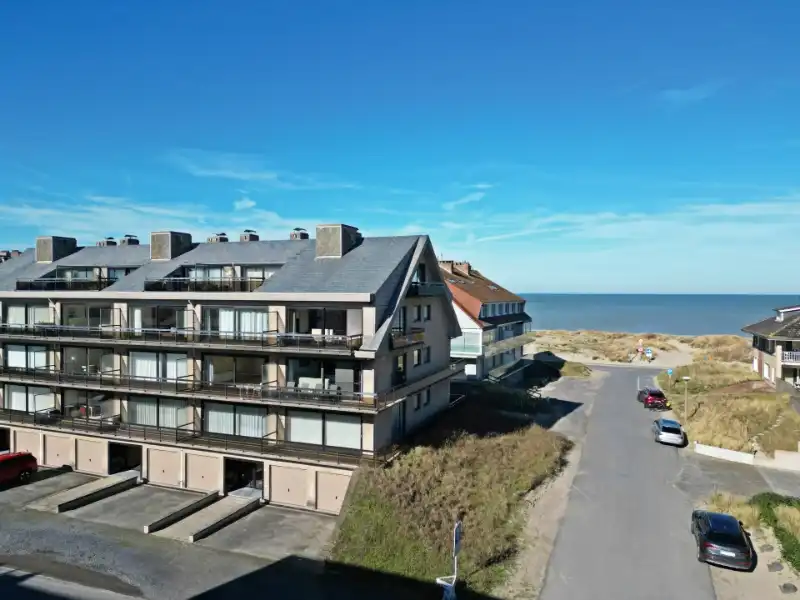 FEEL-GOOD Appartement aan de Zee met Garage foto 4