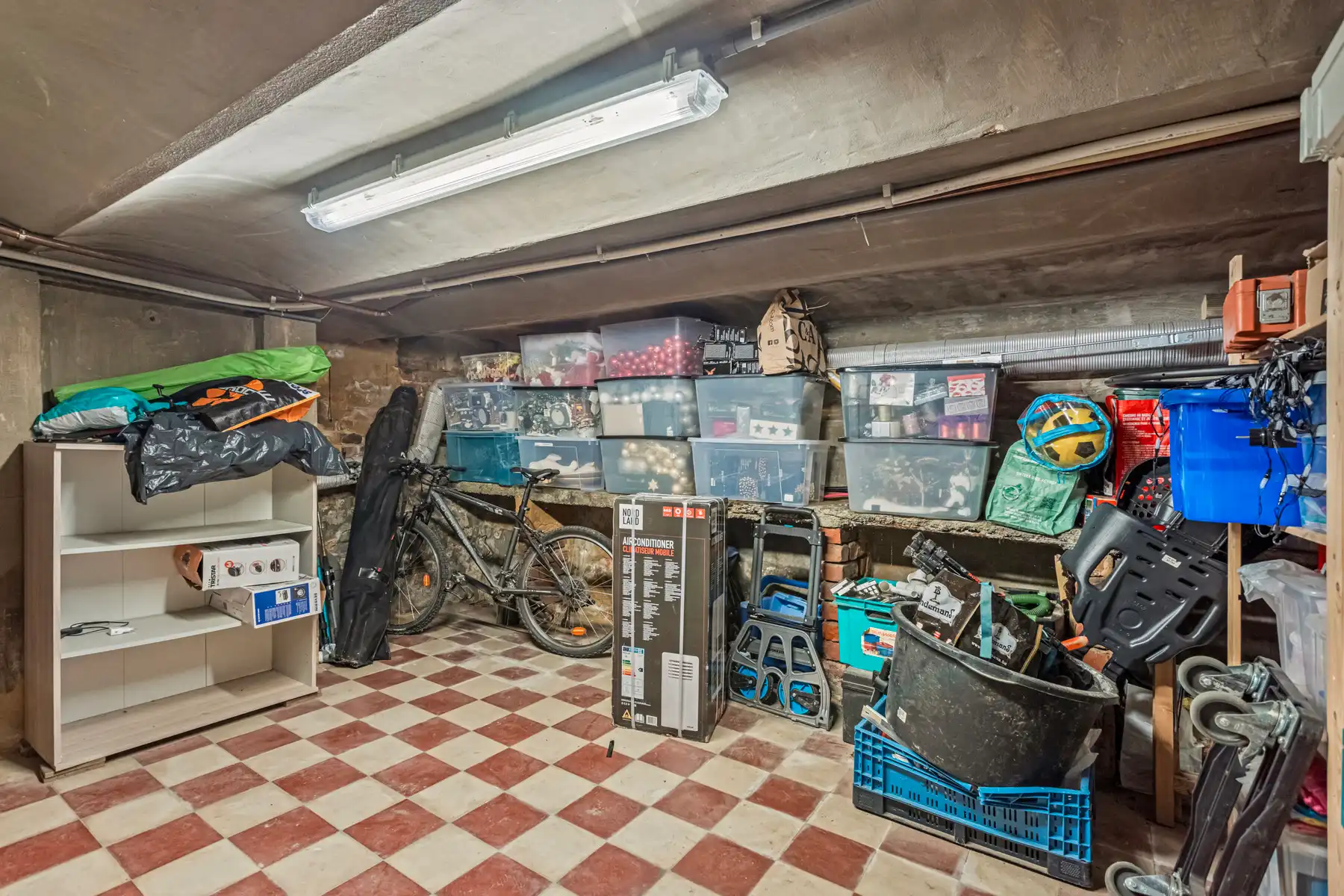 Ruim 2 slaapkamer duplex appartement nabij centrum Halle foto 13