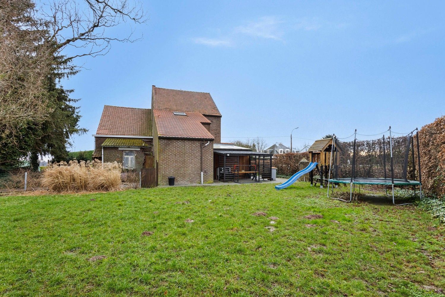 Op te frissen gezinswoning met 3 ruime slaapkamers én veel potentieel in het centrale Kesselt, Lanaken foto 23