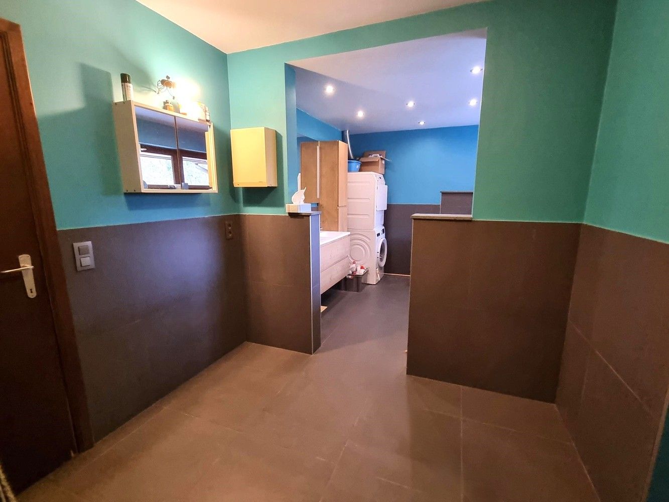 Vernieuwde woning, zeer rustig gelegen met enorm grote zolderruimte. Veel potentieel! foto 14