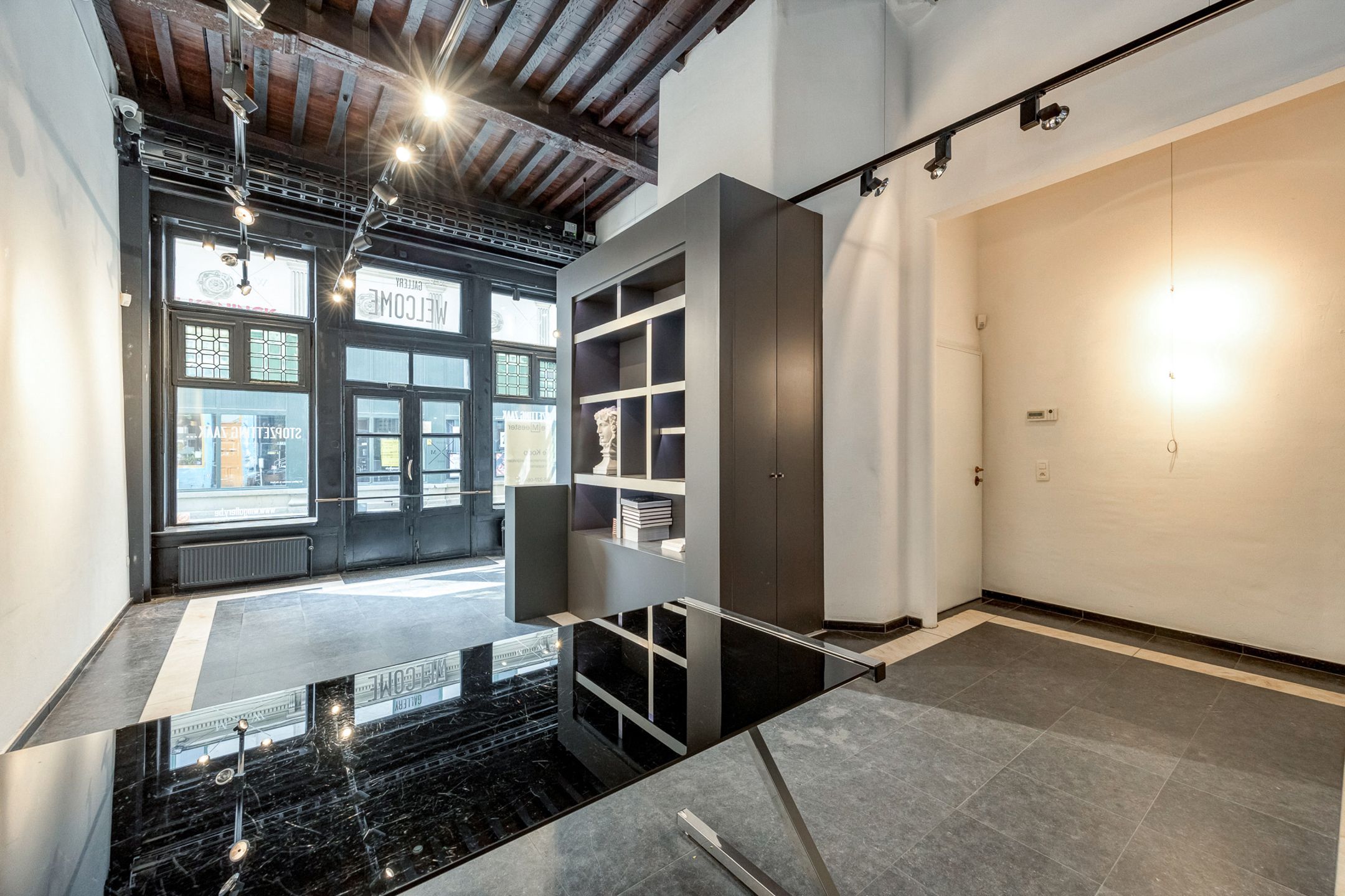 ANTWERPEN-CENTRUM - Karaktervol handelshuis met triplex appartement foto 4