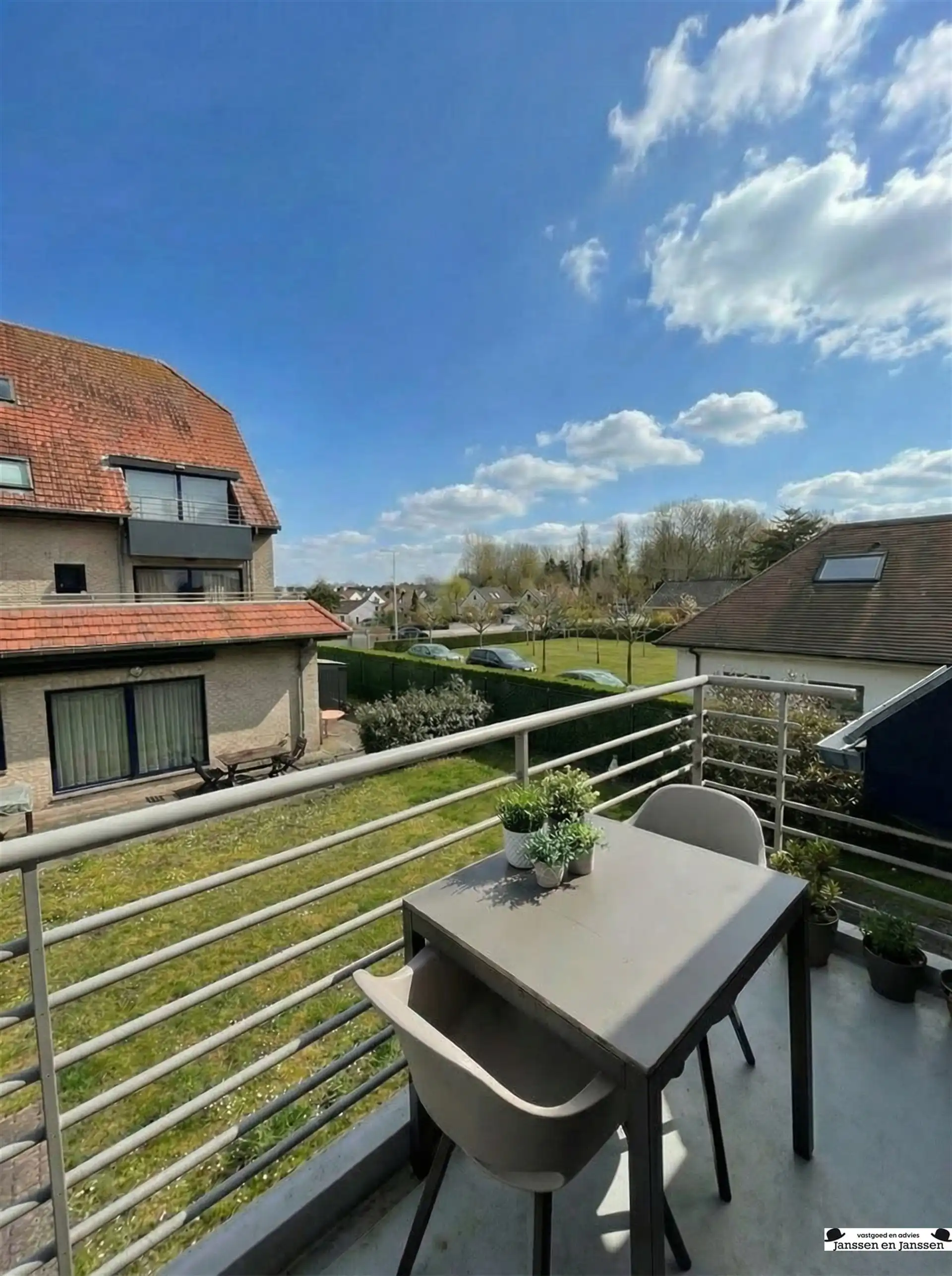 Duplex appartement met ondergrondse parking nabij het strand foto 6