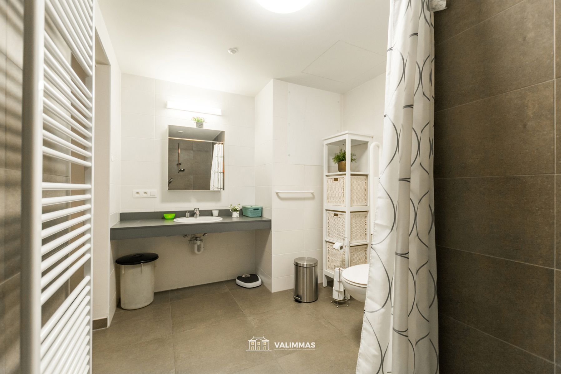 Instapklare serviceflat met mooi terras en kelderberging foto 12