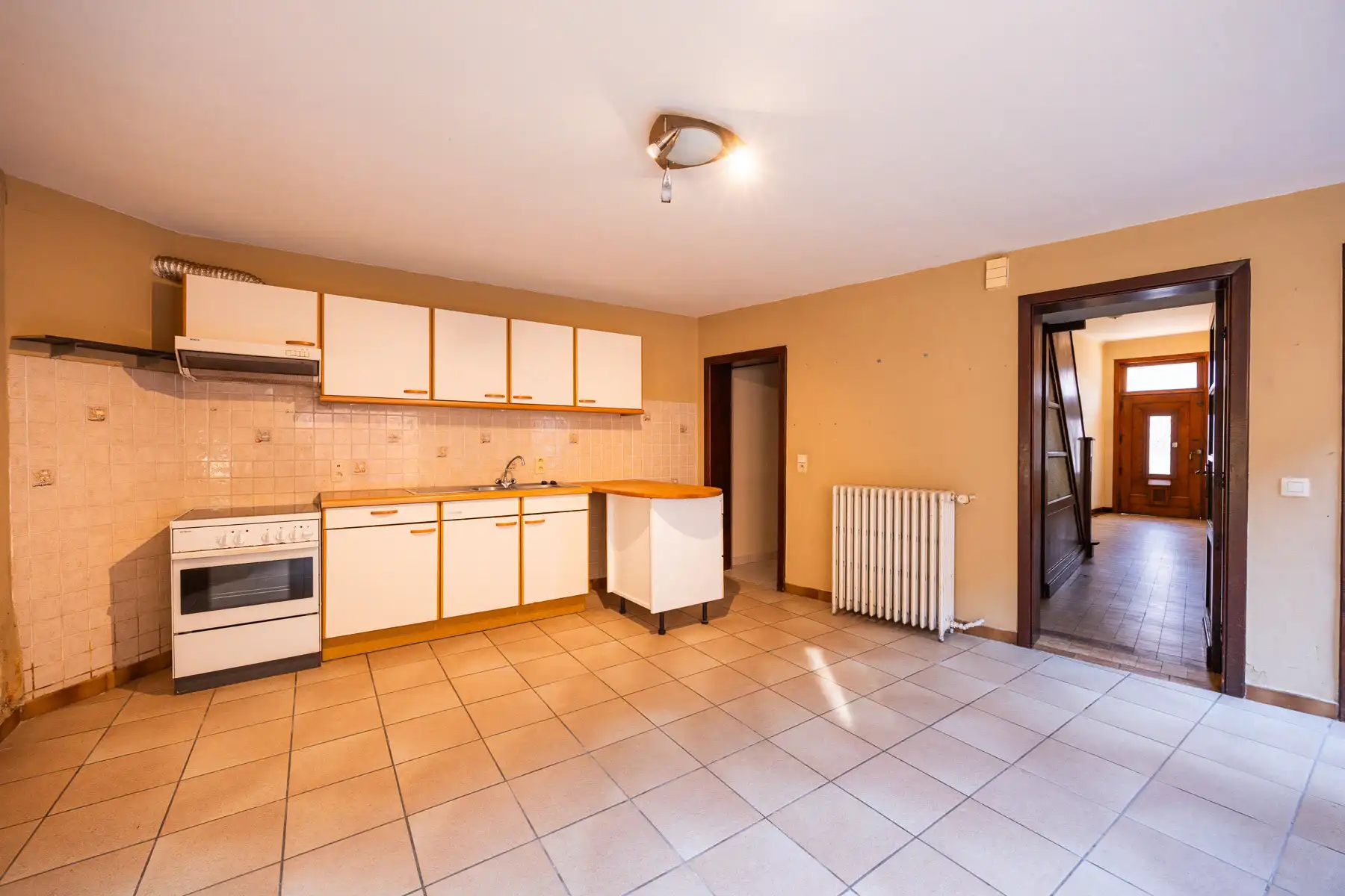 Ruime, karaktervolle renovatiewoning met centrale ligging foto 8