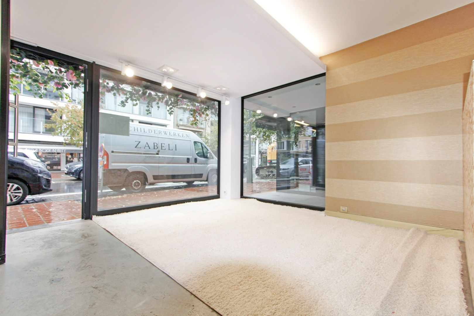 Instapklare kledingwinkel te huur Dumortierlaan 86 foto 11