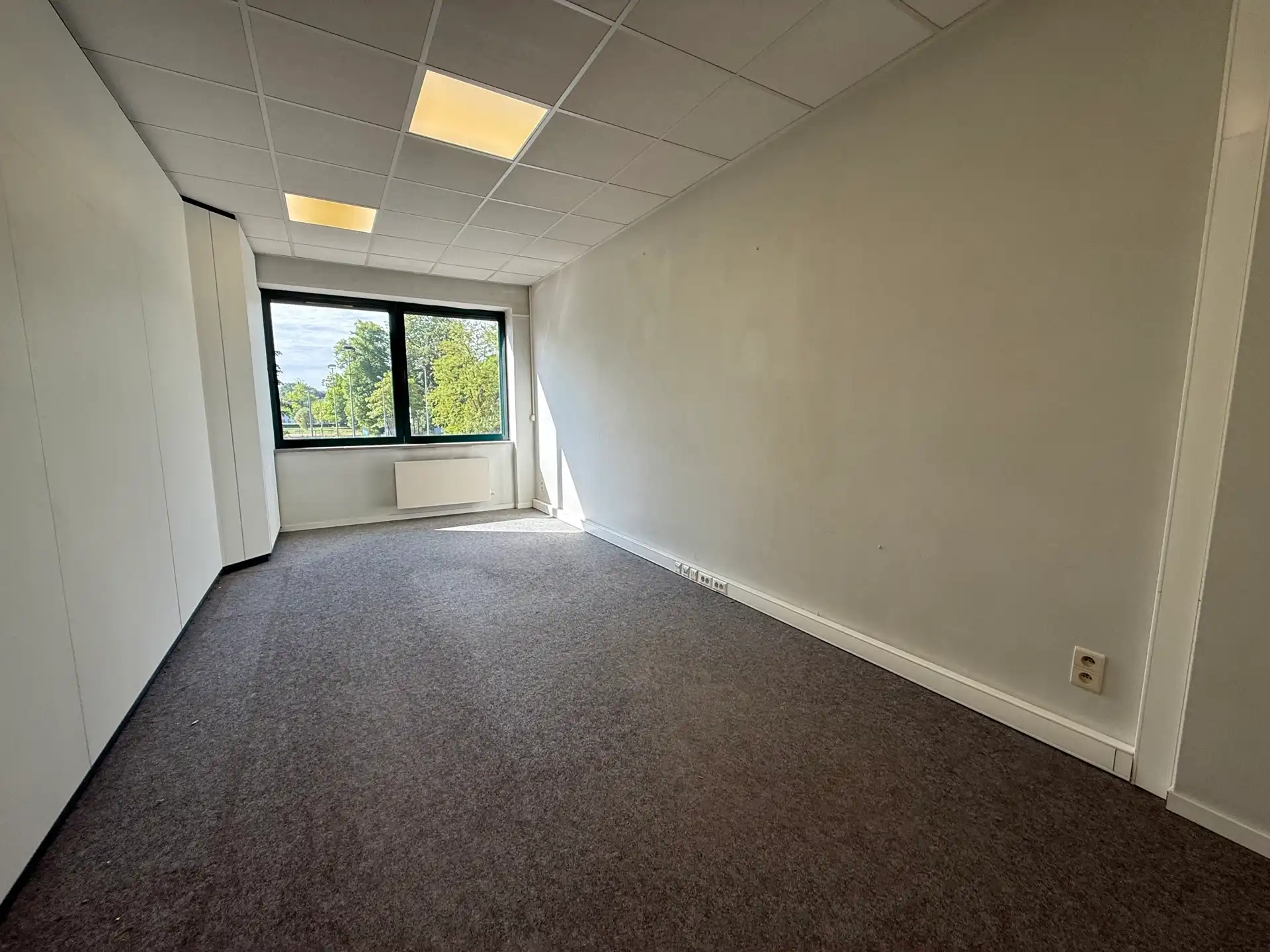 AALST - Moduleerbaar handelspand/kantoorruimte op toplocatie. foto 9