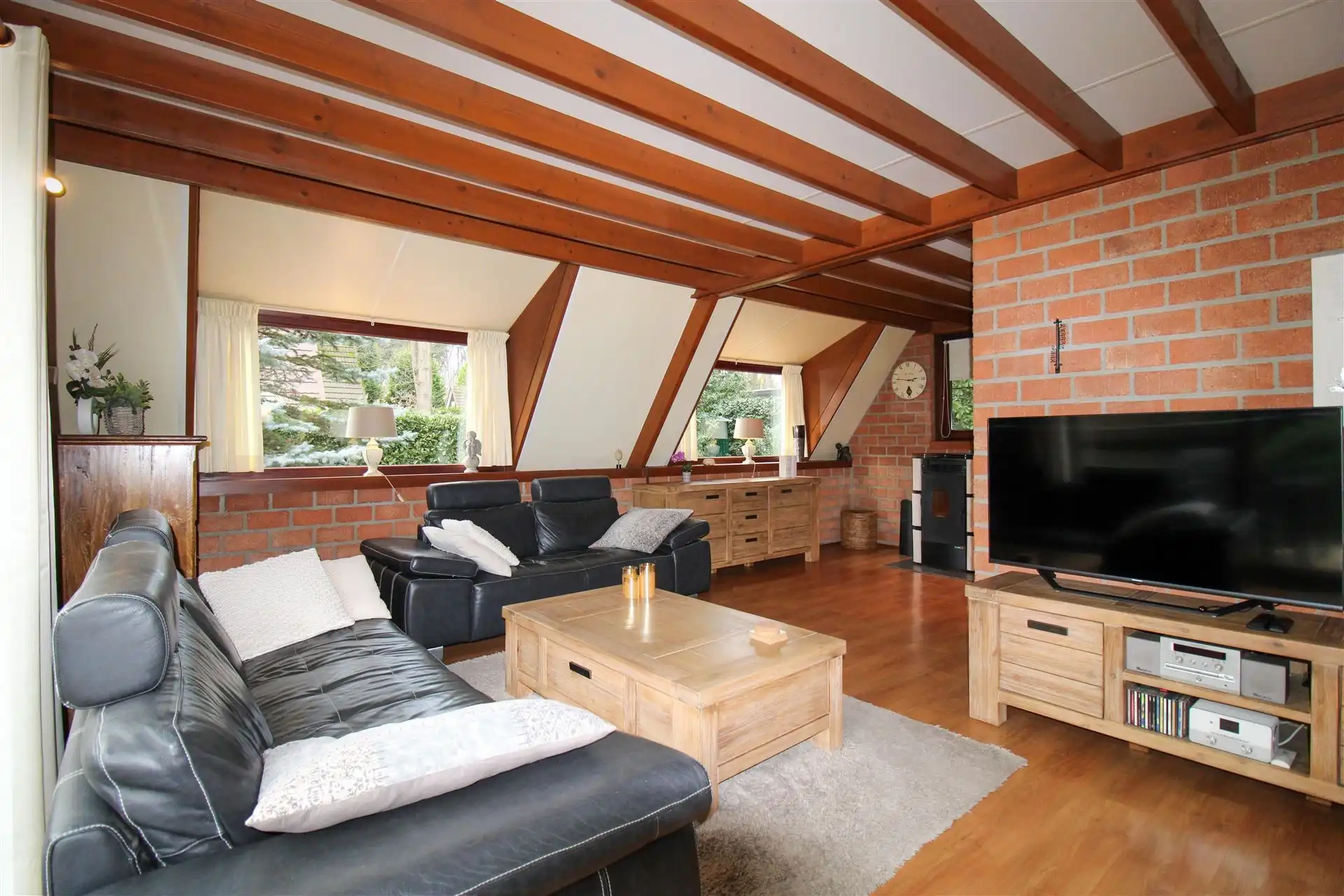 Vakantiewoning met 2 slaapkamers op rustige locatie op vakantiedomein Sonnevijver te Rekem! foto 3