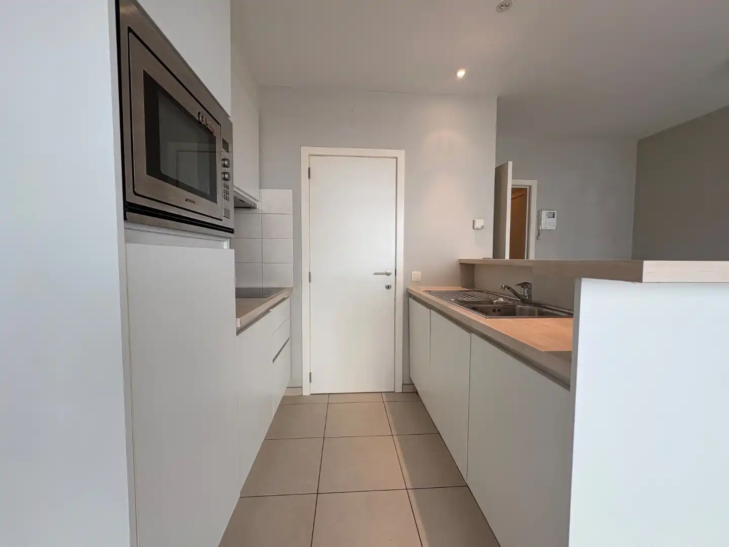 Appartement te huur met 2 slaapkamers inclusief garage foto 2