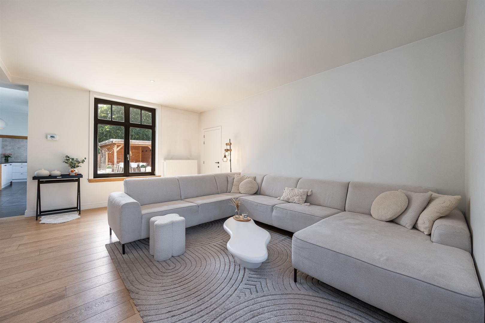 Stijlvolle woning met zwembad op zuidwest perceel.  foto 4