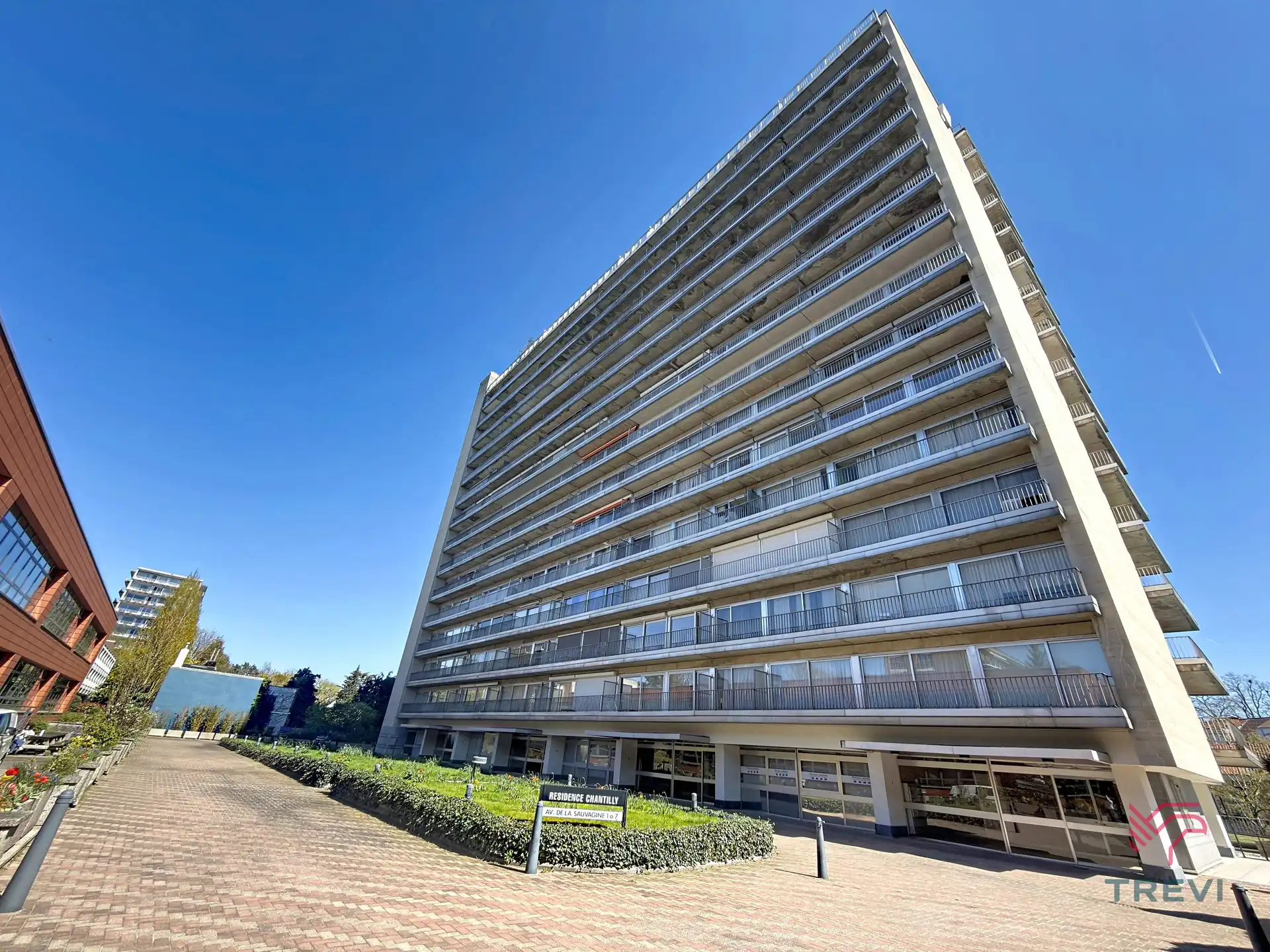 Licht appartement met 2 slaapkamers op de 10e verdieping! foto 12