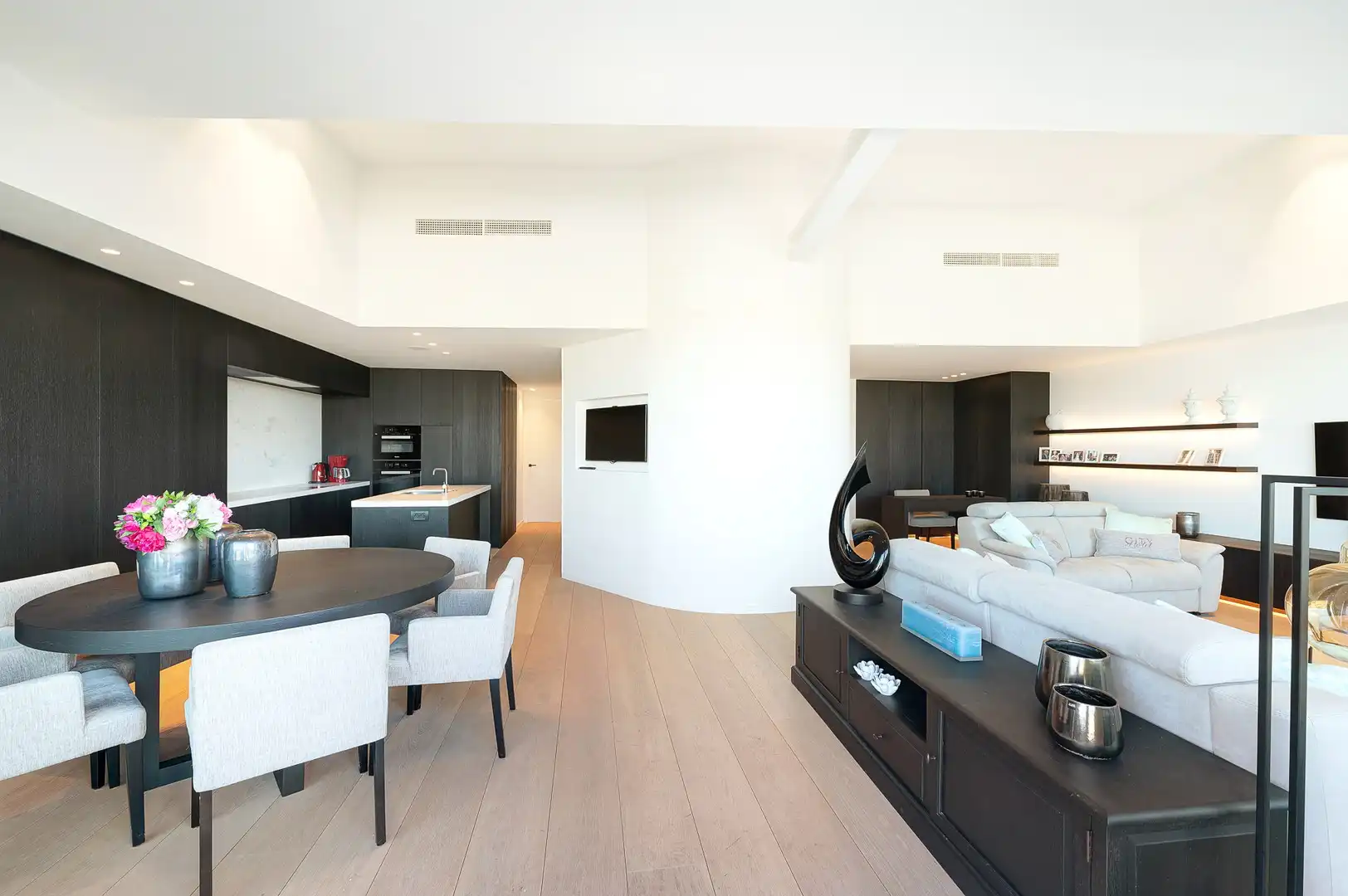 Uitzonderlijke penthouse met een gevelbreedte van 12m en panoramisch zeezicht in de standingvolle residentie Plaza op het Albertplein. foto 12