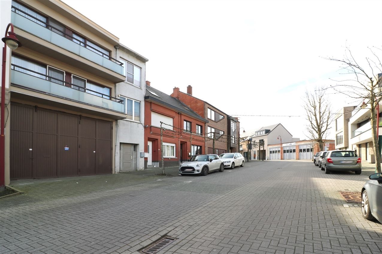 Ideale starterswoning (2 slpk) met garage foto 20