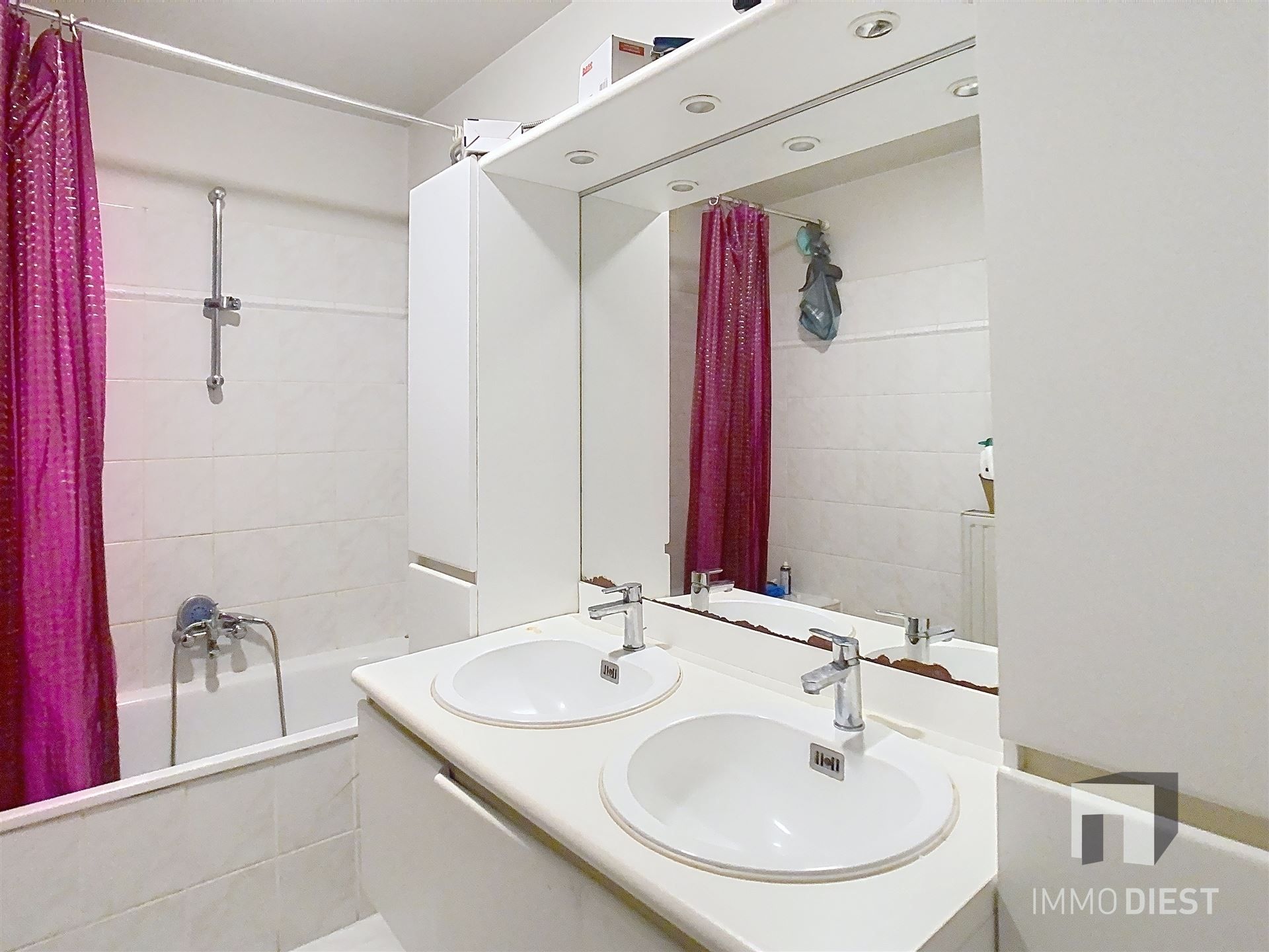 Fraaie bel-étage woning met garage in de stadsrand foto 30