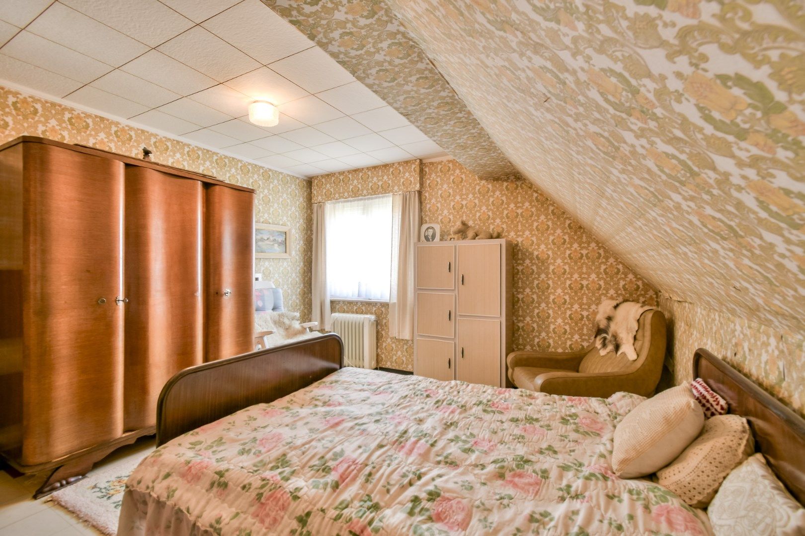 Te renoveren woning omgeven door groen! foto 8