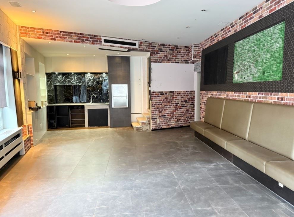 KARAKTERVOL HANDELSPAND MET WOONST foto 2