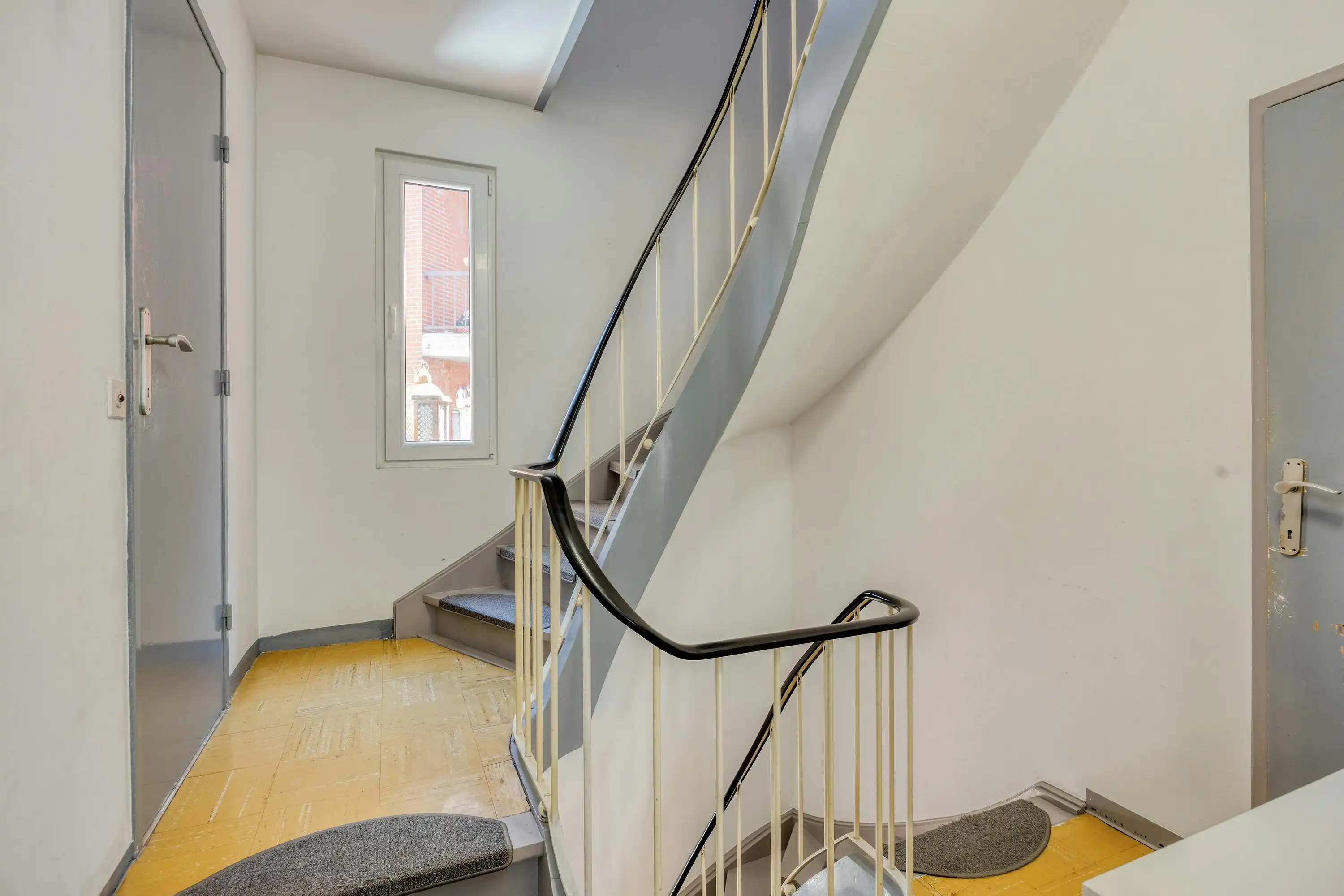 Huis met 5 slaapkamers, tuin en 2 garages te koop in 2020 Antwerpen foto 11