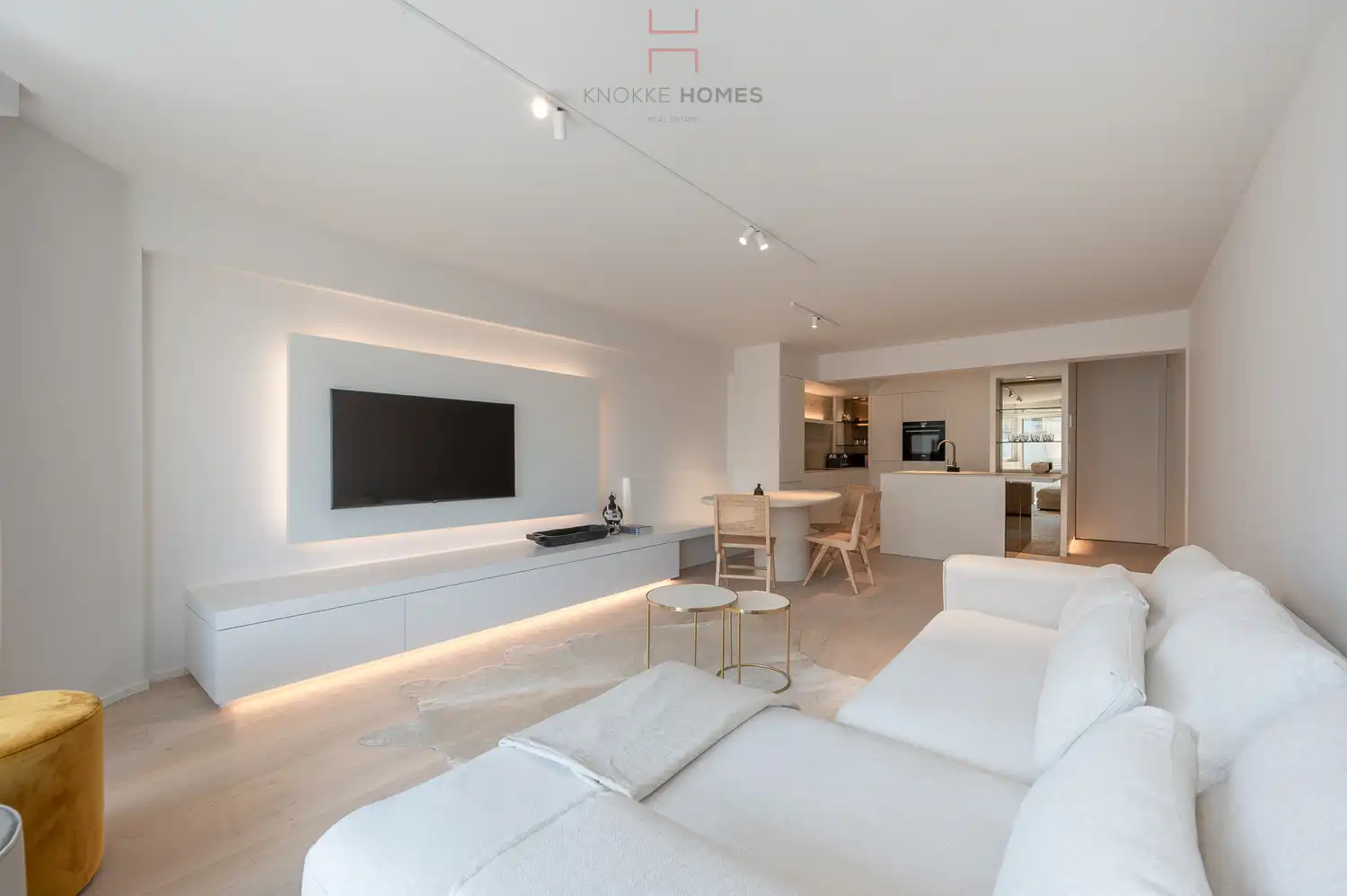 Subliem gerenoveerd appartement met zijdelings zeezicht. foto 4