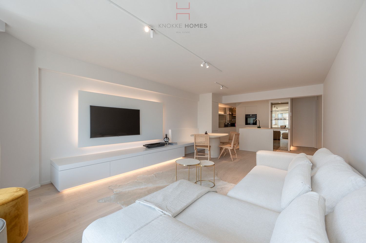 Subliem gerenoveerd appartement met zijdelings zeezicht. foto 4