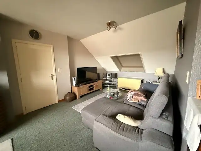 Appartement met 3 slaapkamers gelegen in het centrum van Neeroeteren. foto 4