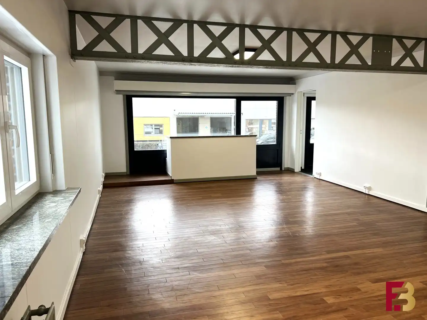 Kantoorruimte met woongedeelte nabij E40/E17/R4 foto 9