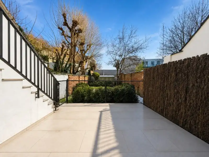 Prachtig gerenoveerde studio met terras aan het Citadelpark foto 13