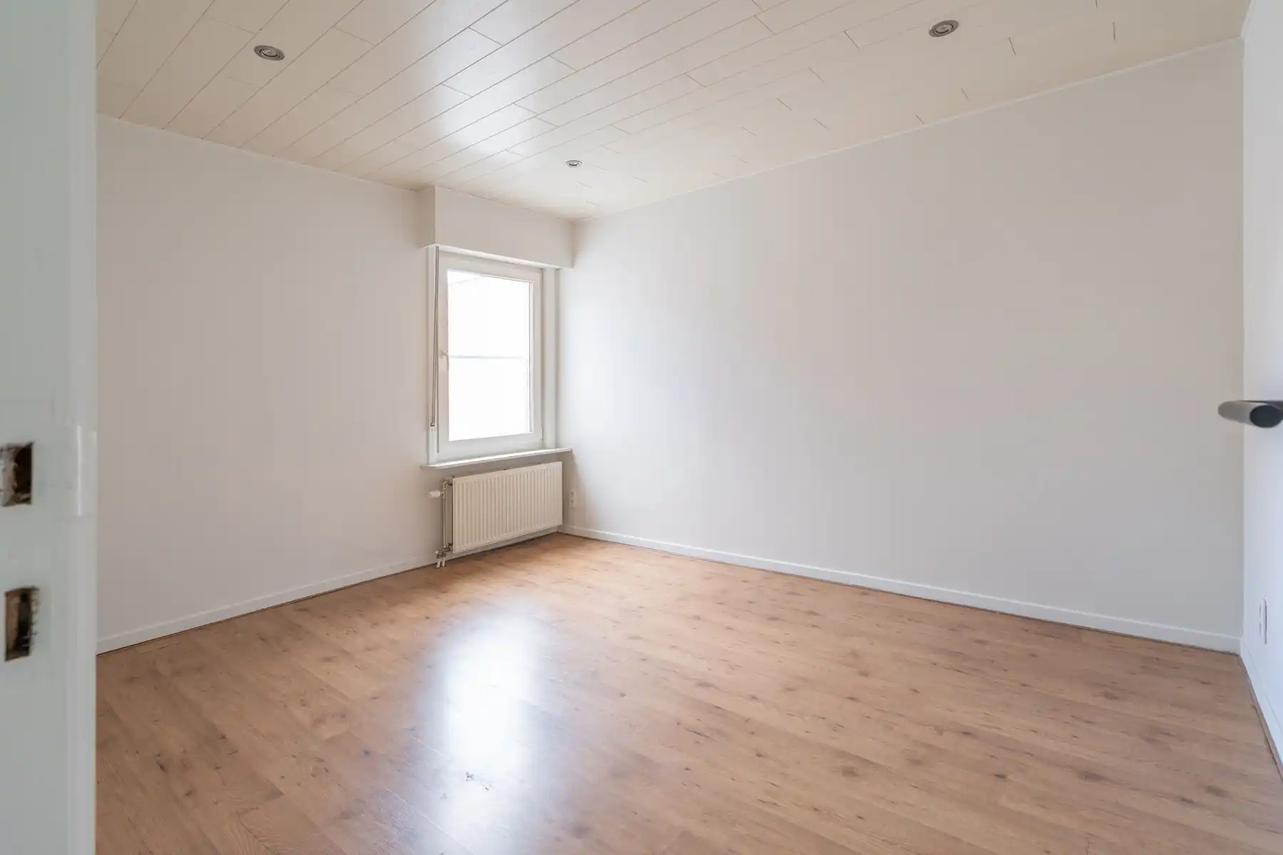 Instapklare gerenoveerde woning met 4 slaapkamers, stijlvolle badkamer en gunstig EPC in het centrum van Gooreind-Wuustwezel. foto 14