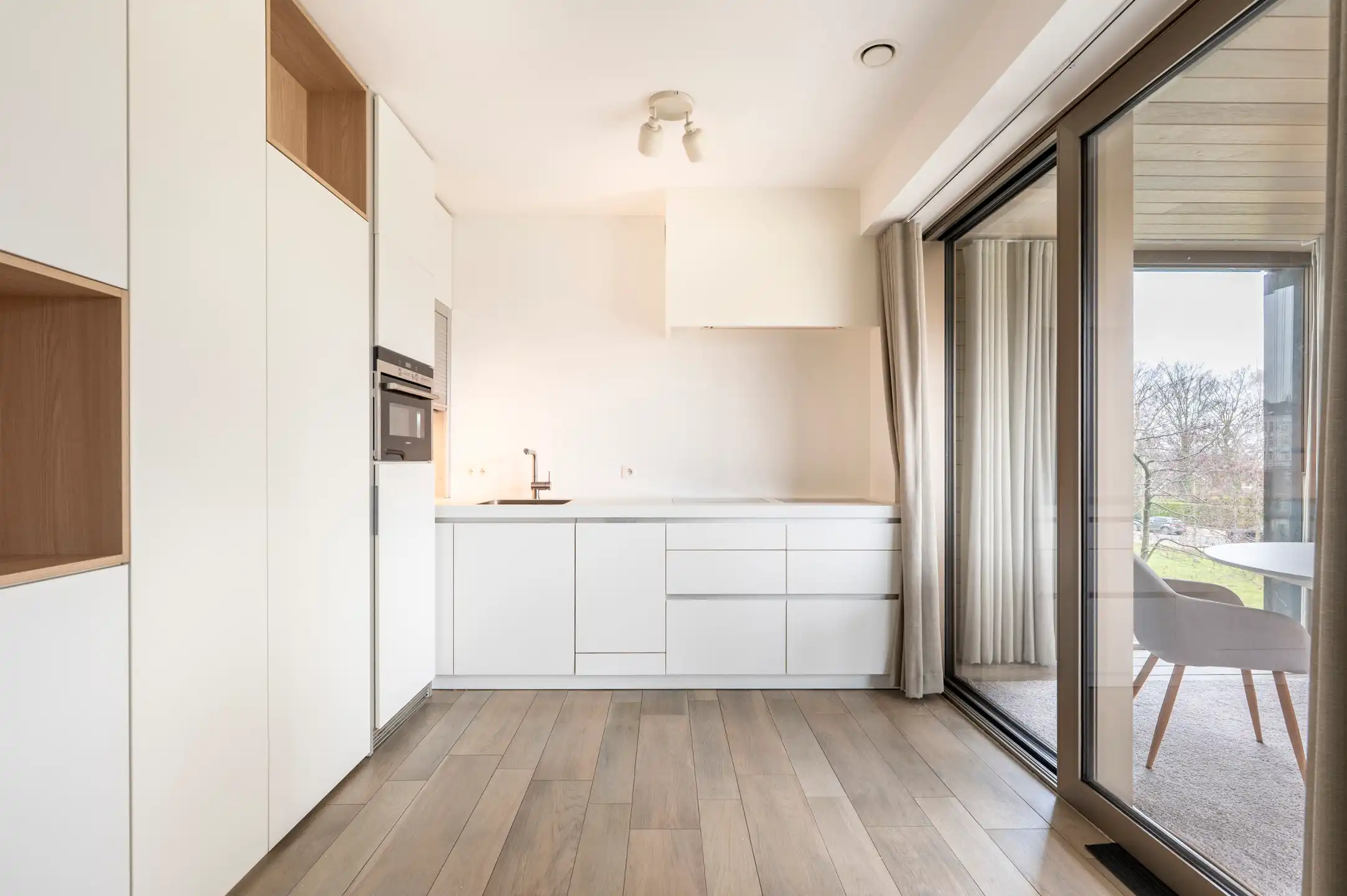 ANTWERPEN ZUID - Gemeubelde studio met terras  foto 2