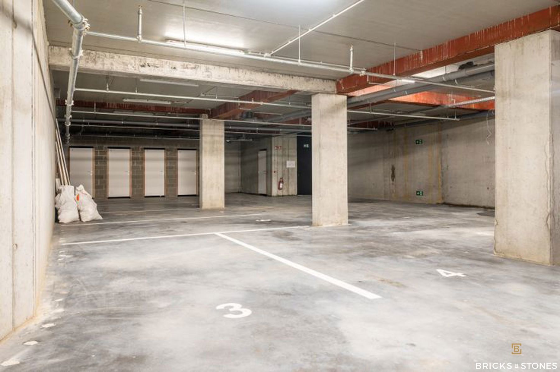 Knappe duplex met 2 slpkm's en 2 bdk's in centrum Zwijndrecht foto 15