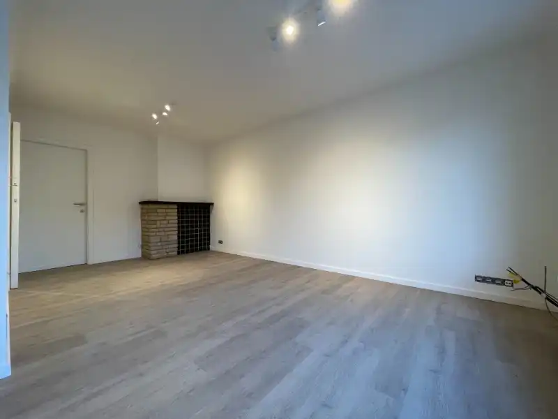 Gerenoveerd appartement op toplocatie nabij station en ziekenhuis (campus Temse) foto 6