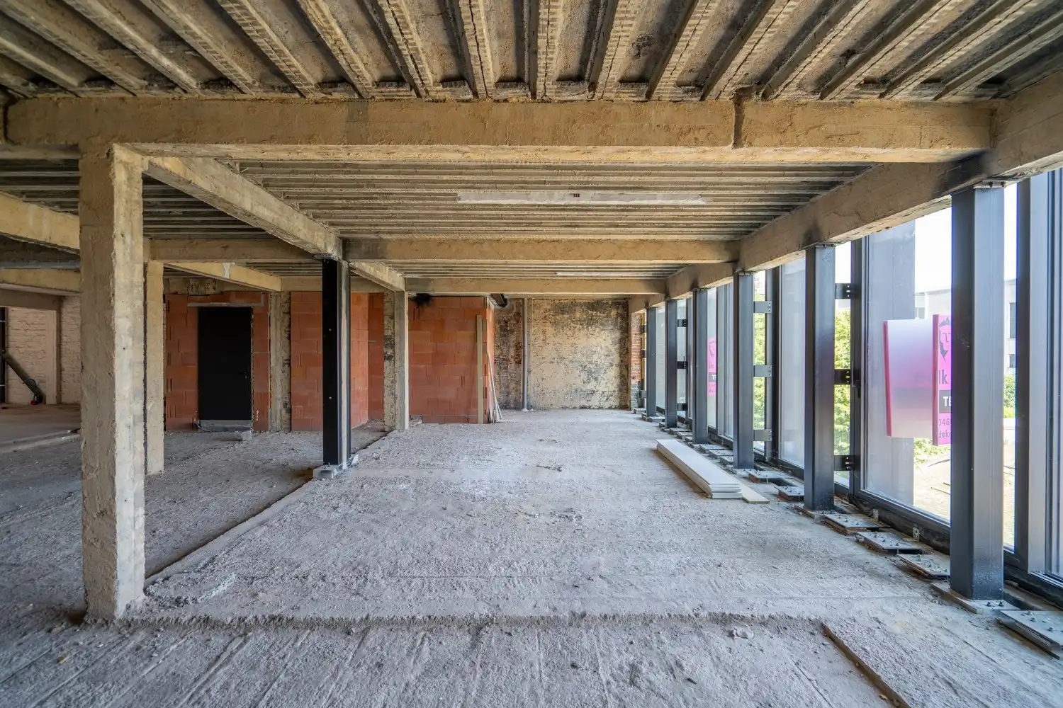 Urban Hub Office foto {{pictureIndex}}