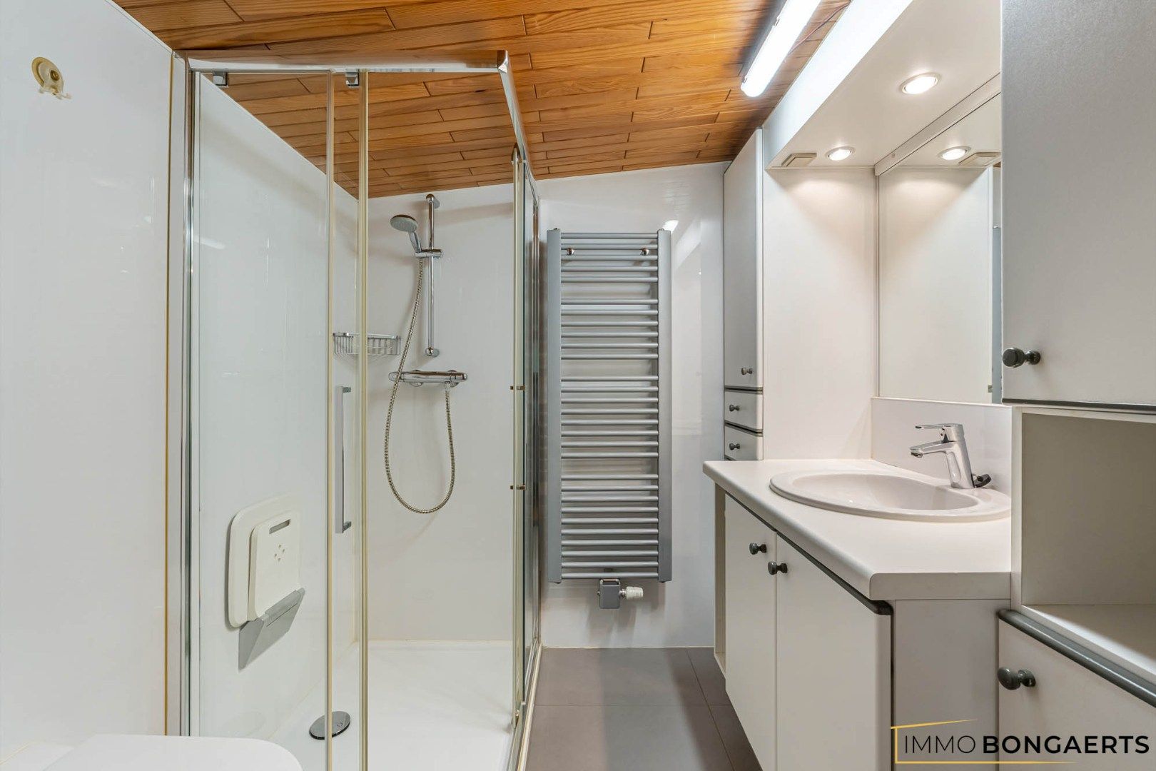Ruime hoekwoning met drie slaapkamers foto 22