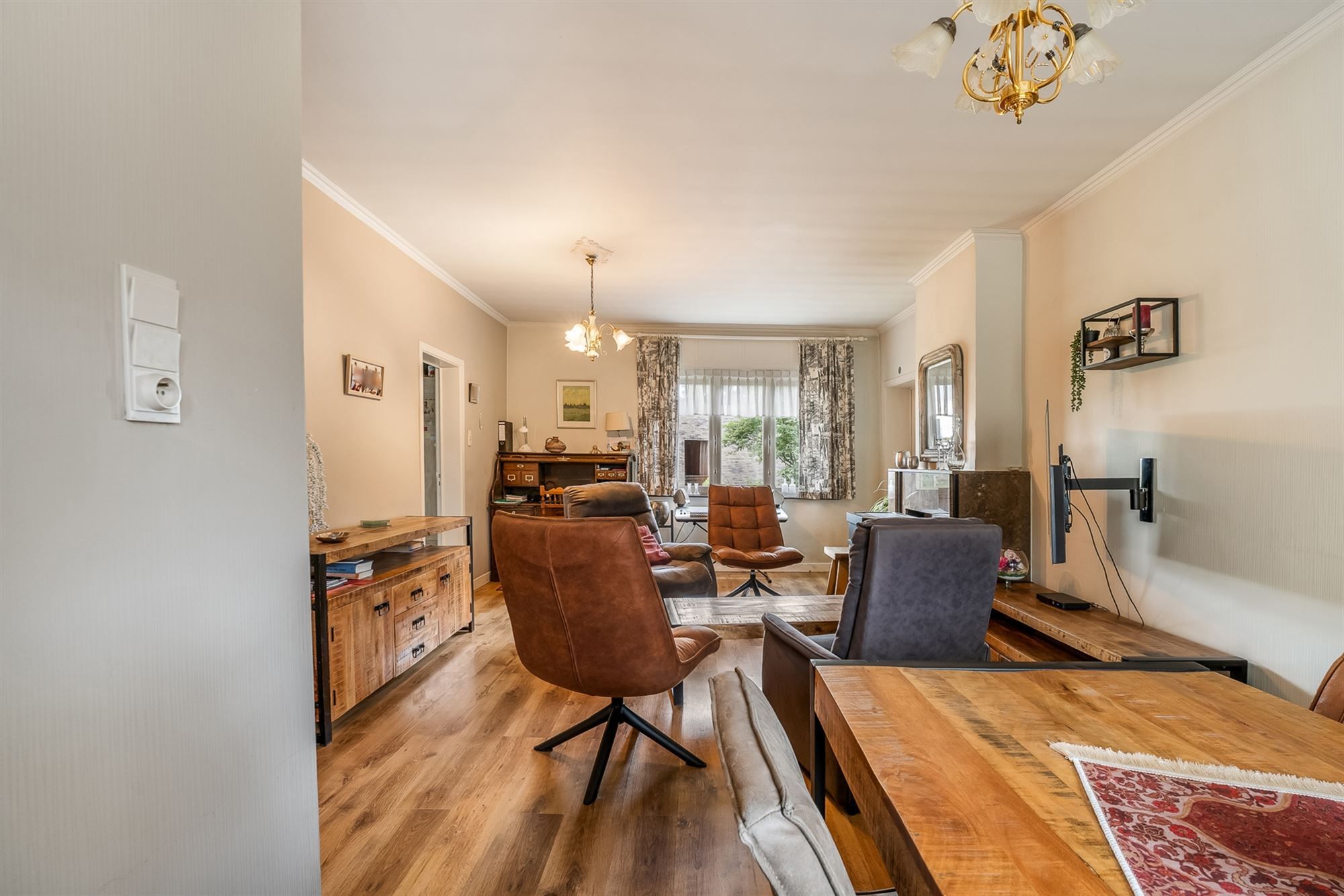 UNIEKE TE RENOVEREN KARAKTERVOLLE LANGGEVELHOEVE MET 2 HUISNUMMERS UITERST RUSTIG GELEGEN TE OOSTHAM foto 5