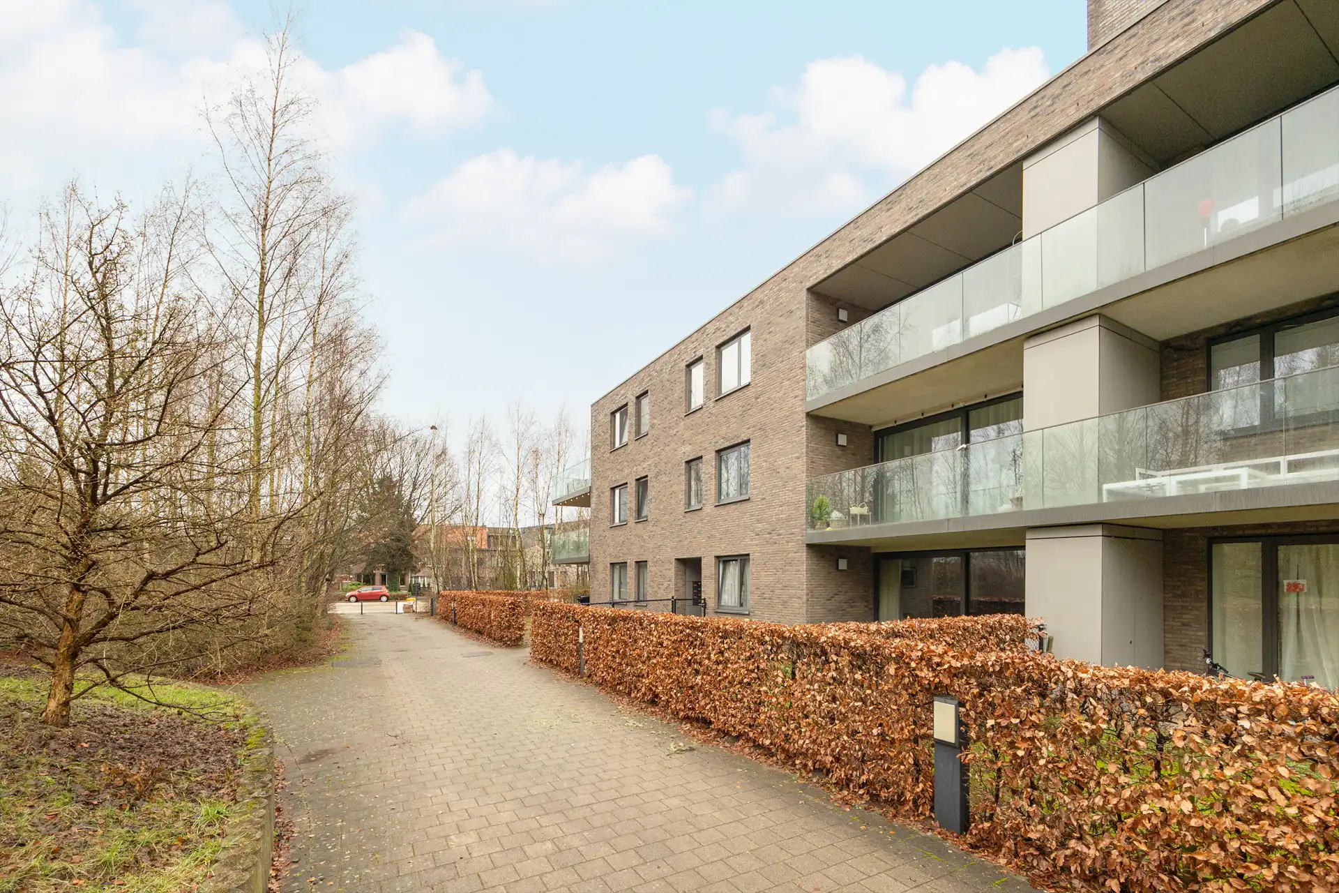 gelijkvloers appartement met gezellig terras en tuin foto {{pictureIndex}}