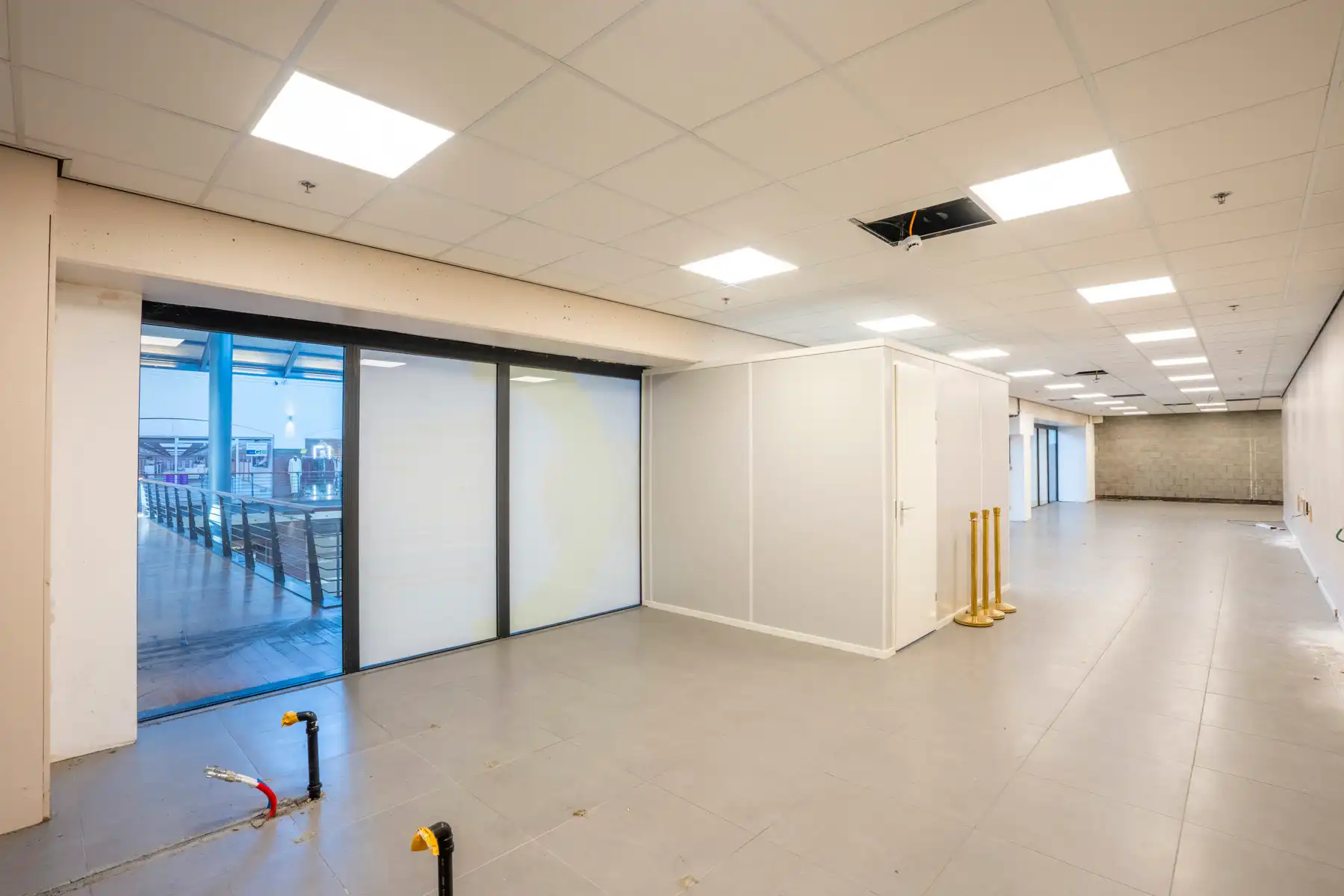 Commerciële toplocatie in Shopping Den Tir foto 6
