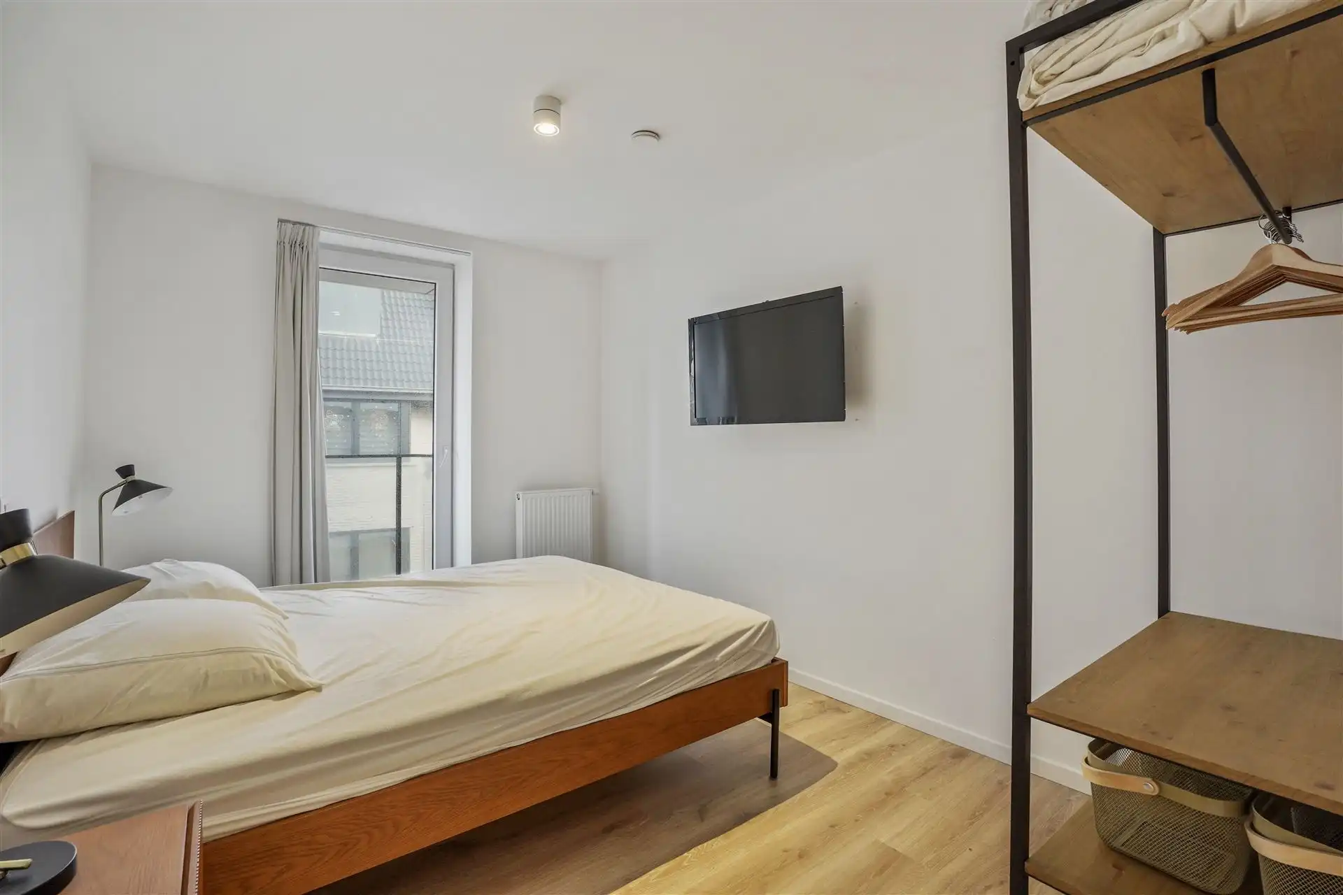 INSTAPKLAAR / RECENT GEBOUW  foto 22